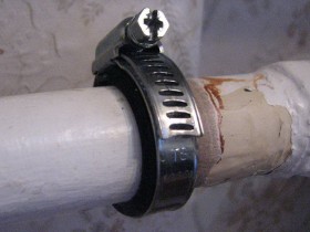 Течет батарея отопления чем замазать