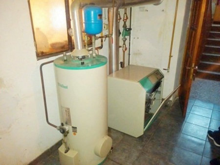 Напольный газовый накопительный водонагреватель
