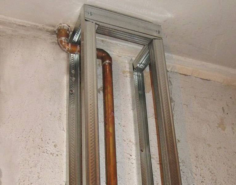 Можно ли прятать или заделывать в стене трубы отопления из полипропилена, металопластика или металла за и против