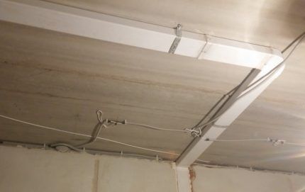 Монтаж вентиляционной системы под натяжной потолок