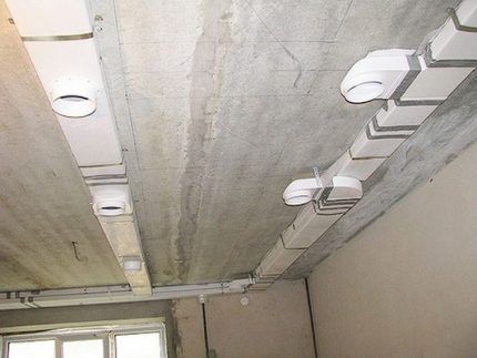 Устройство вентиляционных каналов по потолку