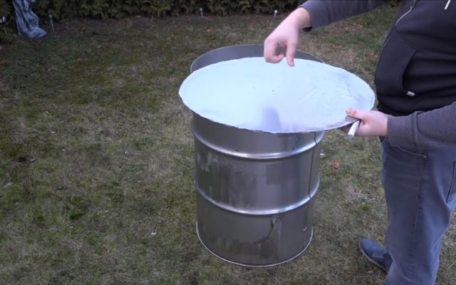 Как сделать коптильню холодного, горячего копчения из 200-литровой бочки
