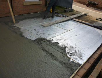 Пример монтажа пенопластовых плит под бетонную стяжку
