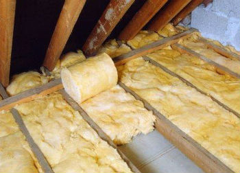 Применение рулонов минваты для наружного утепления потолка
