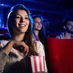 Смотреть фильм дома или в кинотеатре: что лучше